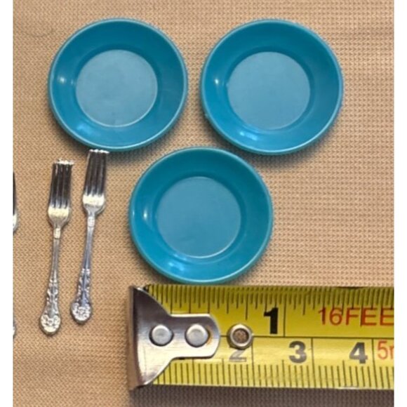 Marx Dollhouse Dining Set With Utensils Plates Cups Glasses and More 1950's - Picture 4 of 13